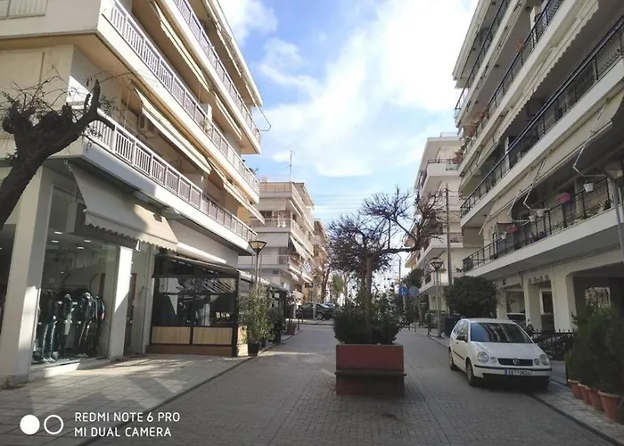 アパート Flat On Walkstreet Freeparking テッサロニキ